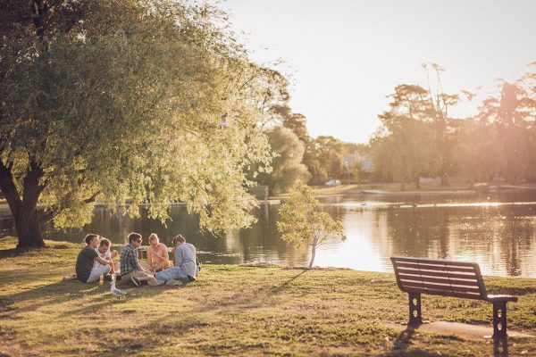 Your-Ballarat-Easter-holidays-sorted-Lake-Wendouree-600x400